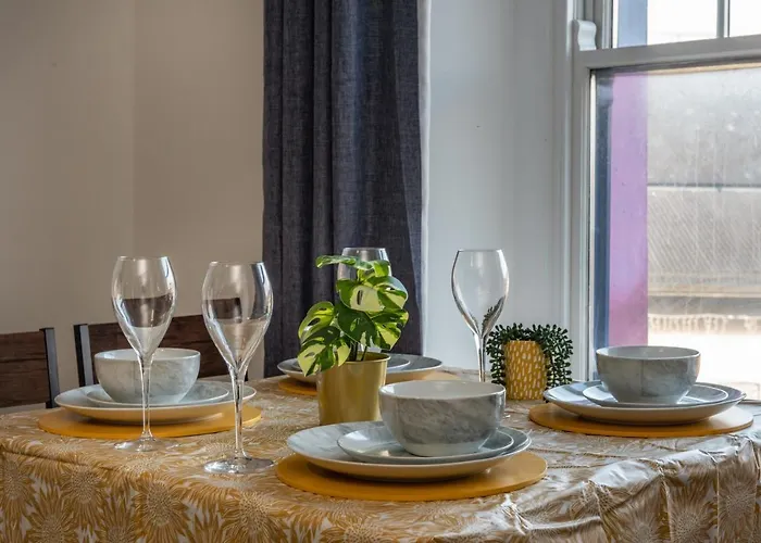 Croft Road Apartments