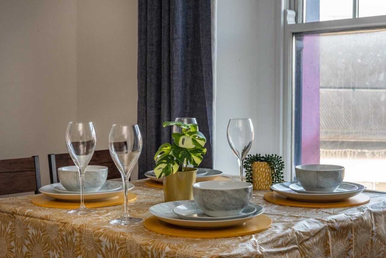 Croft Road Apartment *