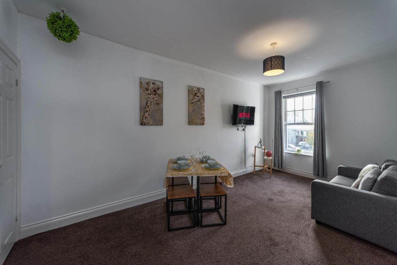 Croft Road Apartment Neath