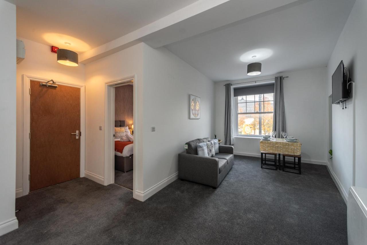 Croft Road Apartment *