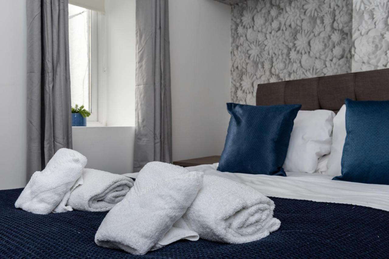 Croft Road Apartment *