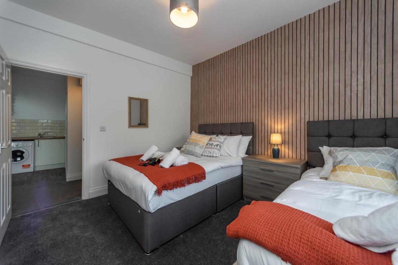 Croft Road Apartment *
